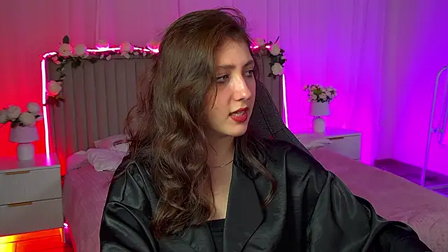 Mary Miiller online show from November 29, 1:00 pm