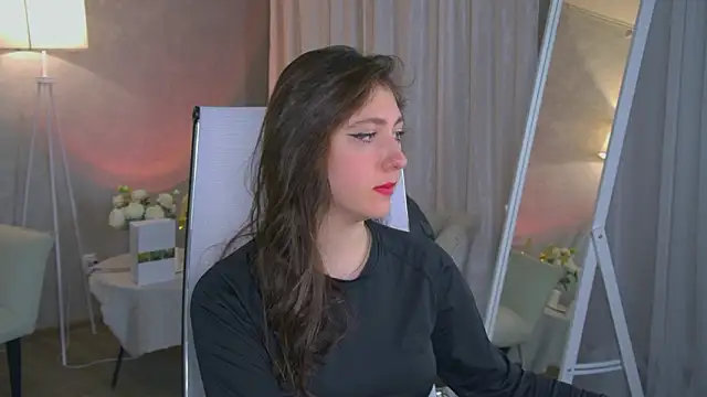 Snapshot of Mary_Miiller chatting on February 9, 6:33 am Mary Miiller online show from February 9, 6:33 am