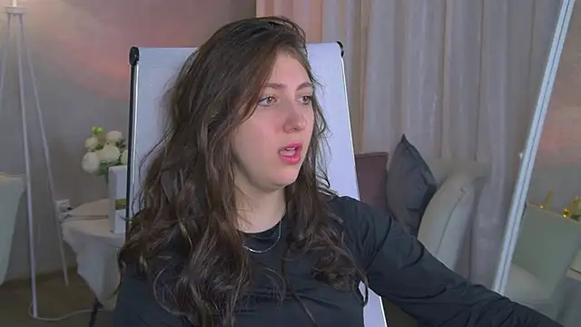 Snapshot of Mary_Miiller chatting on February 10, 9:19 am Mary Miiller online show from February 10, 9:19 am