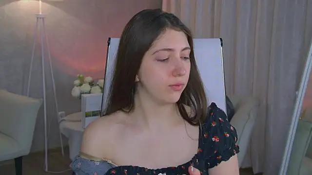 Snapshot of Mary_Miiller chatting on February 1, 6:44 am Mary Miiller online show from February 1, 6:44 am