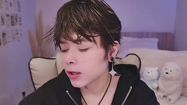 Snapshot of PaulTexx chatting on November 17, 7:07 pm PaulTexx online show from November 17, 7:07 pm