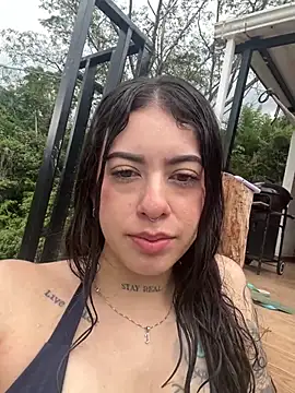 Snapshot of Alice_Vixen chatting on May 30, 3:28 pm Alice Vixen online show from May 30, 3:28 pm