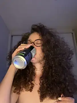 JhenneRouge online show from November 7, 1:32 am