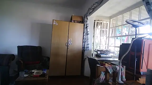 Snapshot of the_holy_t chatting on December 22, 9:09 am the holy t online show from December 22, 9:09 am