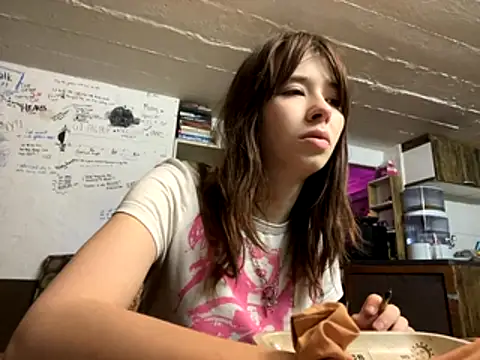 Snapshot of the_holy_t chatting on November 17, 6:23 pm the holy t online show from November 17, 6:23 pm