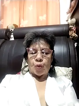 Snapshot of OliviaMorris1 chatting on September 28, 11:17 am OliviaMorris1 online show from September 28, 11:17 am