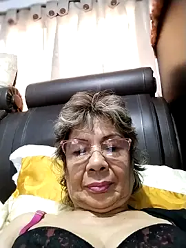 OliviaMorris1 online show from March 29, 3:35 pm