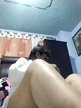 Snapshot of OliviaMorris1 chatting on October 30, 9:18 am OliviaMorris1 online show from October 30, 9:18 am