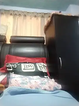 OliviaMorris1 online show from May 28, 11:38 am