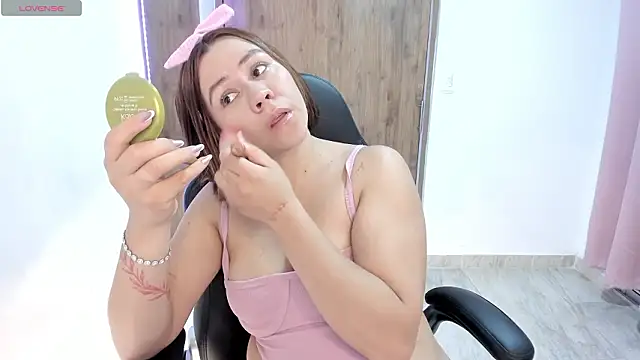 Brandy priscot online show from February 1, 5:22 pm