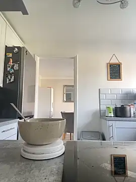 jasminebrooksx online show from October 27, 9:43 am