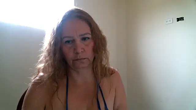 Snapshot of Monserrat_Sweet chatting on October 6, 7:03 pm Monserrat Sweet online show from October 6, 7:03 pm