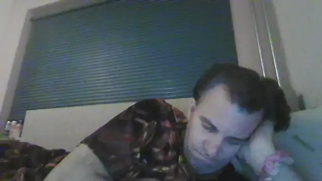 Snapshot of JasperGeil chatting on October 15, 8:06 pm JasperGeil online show from October 15, 8:06 pm