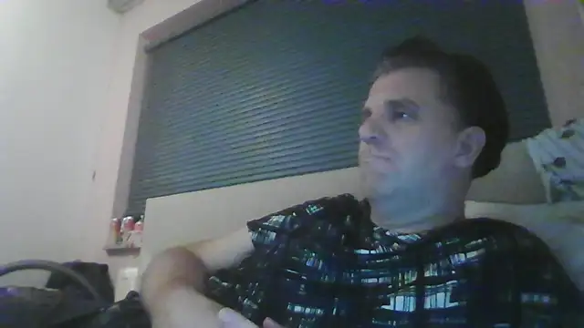 Snapshot of JasperGeil chatting on October 16, 10:18 pm JasperGeil online show from October 16, 10:18 pm