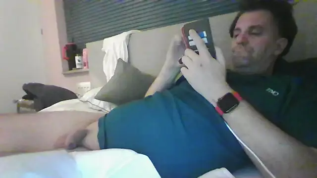 Snapshot of JasperGeil chatting on September 27, 11:44 pm JasperGeil online show from September 27, 11:44 pm