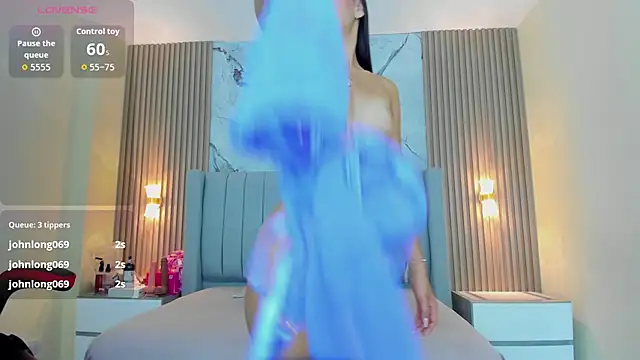 AURORAMARTIN2 online show from December 4, 7:46 pm