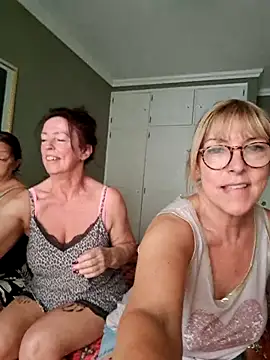 ClassyNAWTYBritMILF online show from July 4, 8:21 am