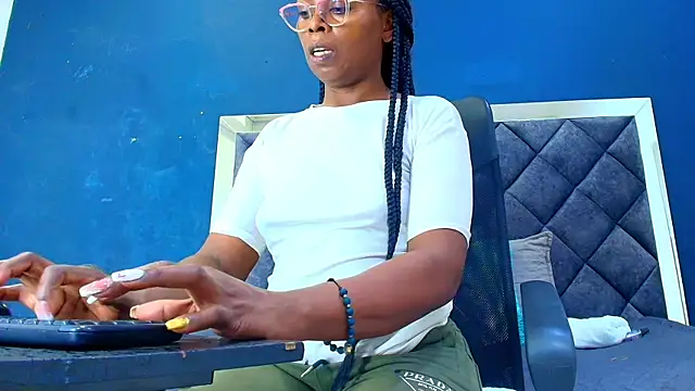 ebony  jheim online show from October 21, 11:53 am