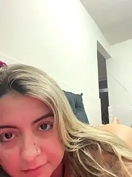 Snapshot of sophiemonroevip chatting on November 21, 9:25 pm sophiemonroevip online show from November 21, 9:25 pm