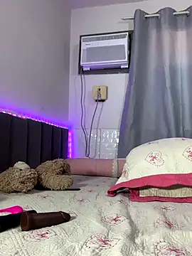 Snapshot of sophiemonroevip chatting on November 28, 12:16 pm sophiemonroevip online show from November 28, 12:16 pm