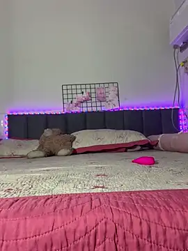 Snapshot of sophiemonroevip chatting on October 1, 11:47 am sophiemonroevip online show from October 1, 11:47 am