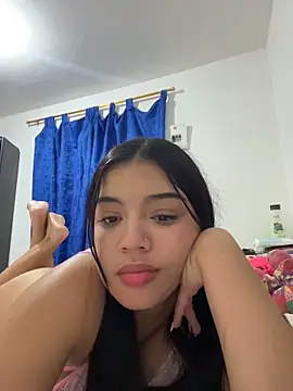 Snapshot of Avi_Winklar chatting on December 2, 5:20 am Avi Winklar online show from December 2, 5:20 am