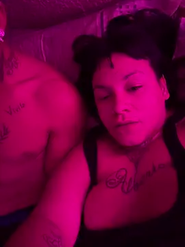 Snapshot of valen1891 chatting on March 20, 4:02 am valen1891 online show from March 20, 4:02 am