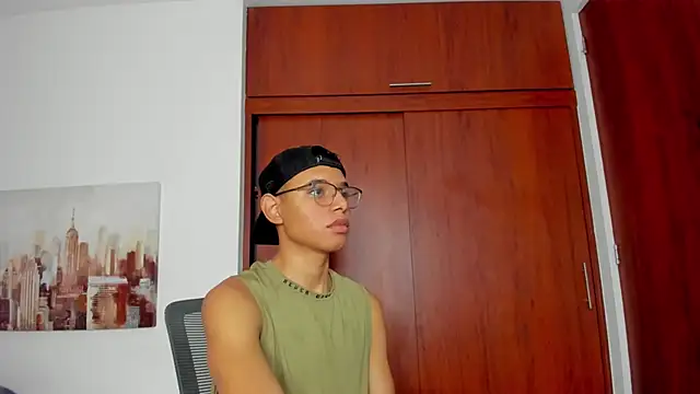 Snapshot of tristan_gold chatting on September 30, 12:33 pm tristan gold online show from September 30, 12:33 pm