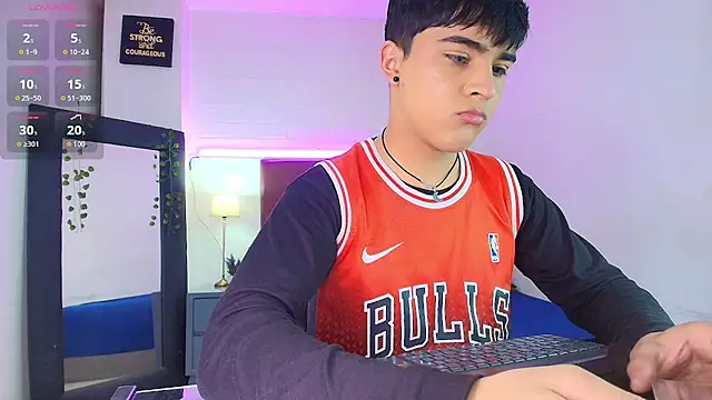 Snapshot of Lucass_love chatting on September 25, 1:17 pm Lucass love online show from September 25, 1:17 pm