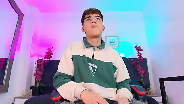 Lucass love online show from March 4, 3:03 am