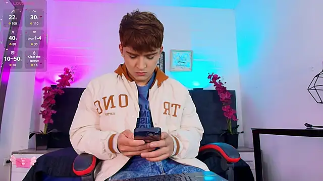 Lucass love online show from March 9, 12:41 pm