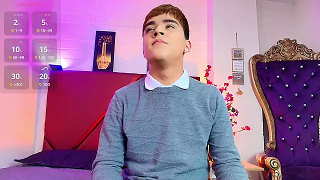 Snapshot of Lucass_love chatting on April 25, 1:41 pm Lucass love online show from April 25, 1:41 pm