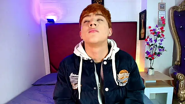 Snapshot of Lucass_love chatting on June 7, 2:00 pm Lucass love online show from June 7, 2:00 pm