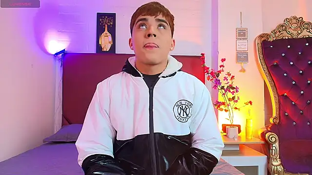 Lucass love online show from April 18, 1:02 pm