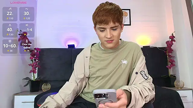 Snapshot of Lucass_love chatting on May 30, 5:07 pm Lucass love online show from May 30, 5:07 pm