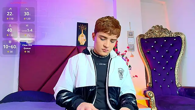 Snapshot of Lucass_love chatting on May 6, 1:04 pm Lucass love online show from May 6, 1:04 pm