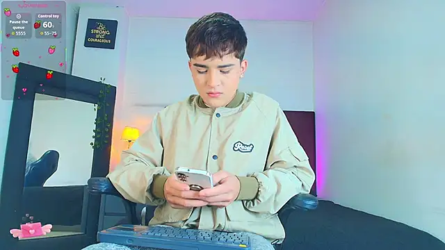 Lucass love online show from December 18, 1:04 pm