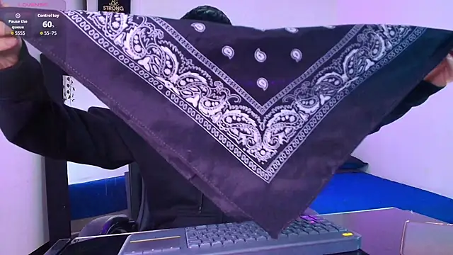 Snapshot of Lucass_love chatting on October 6, 1:23 pm Lucass love online show from October 6, 1:23 pm