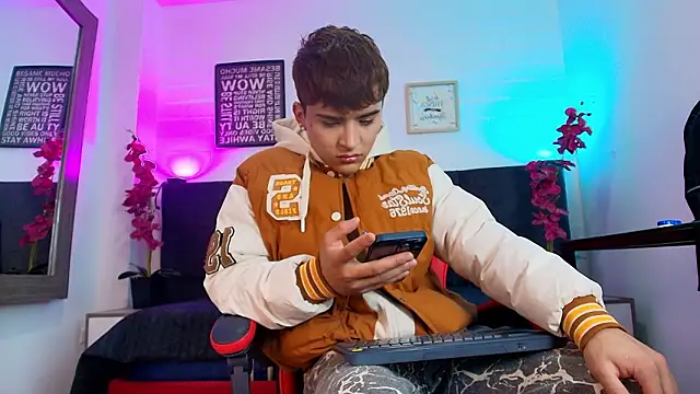 Lucass love online show from February 26, 3:39 am