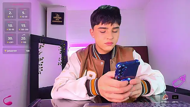 Snapshot of Lucass_love chatting on September 11, 1:33 pm Lucass love online show from September 11, 1:33 pm