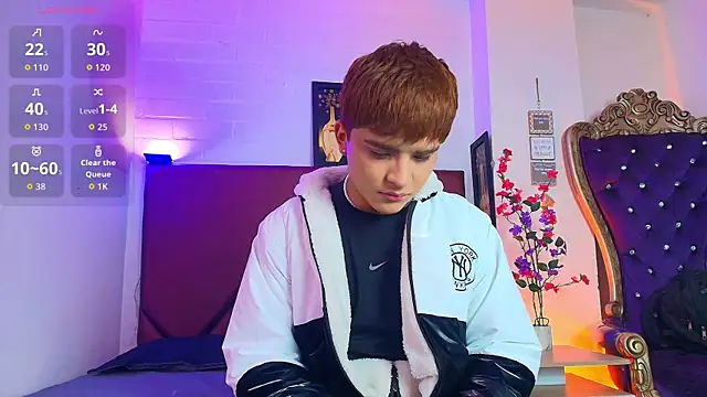 Snapshot of Lucass_love chatting on May 16, 12:59 pm Lucass love online show from May 16, 12:59 pm
