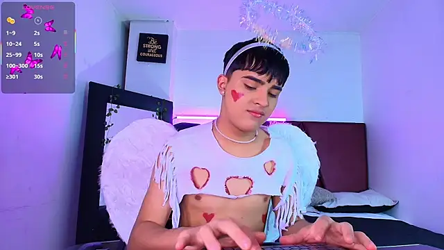 Snapshot of Lucass_love chatting on September 10, 1:32 pm Lucass love online show from September 10, 1:32 pm