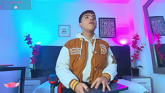 Lucass love online show from February 15, 1:21 pm