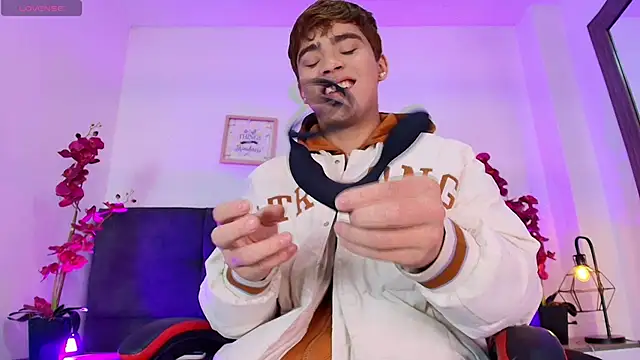 Lucass love online show from April 2, 2:02 pm