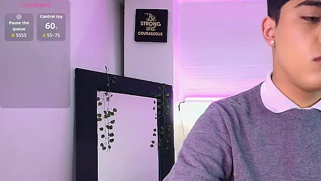 Snapshot of Lucass_love chatting on September 24, 1:28 pm Lucass love online show from September 24, 1:28 pm