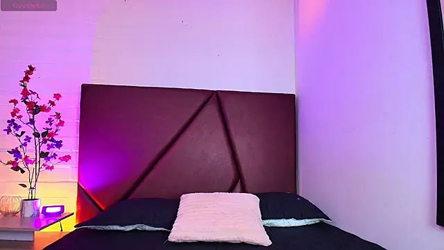 Lucass love online show from March 31, 1:02 pm