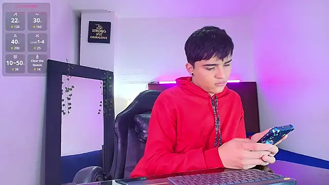 Snapshot of Lucass_love chatting on September 20, 1:38 pm Lucass love online show from September 20, 1:38 pm