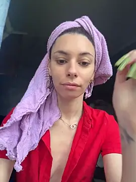 Amelie Crosby online show from May 29, 11:49 am
