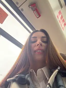 Amelie Crosby online show from June 1, 1:44 pm