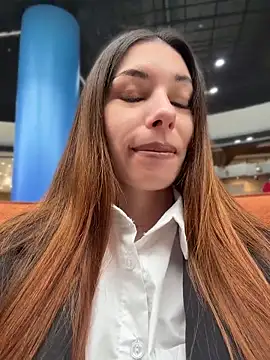 Snapshot of Amelie_Crosby chatting on June 19, 2:45 pm Amelie Crosby online show from June 19, 2:45 pm